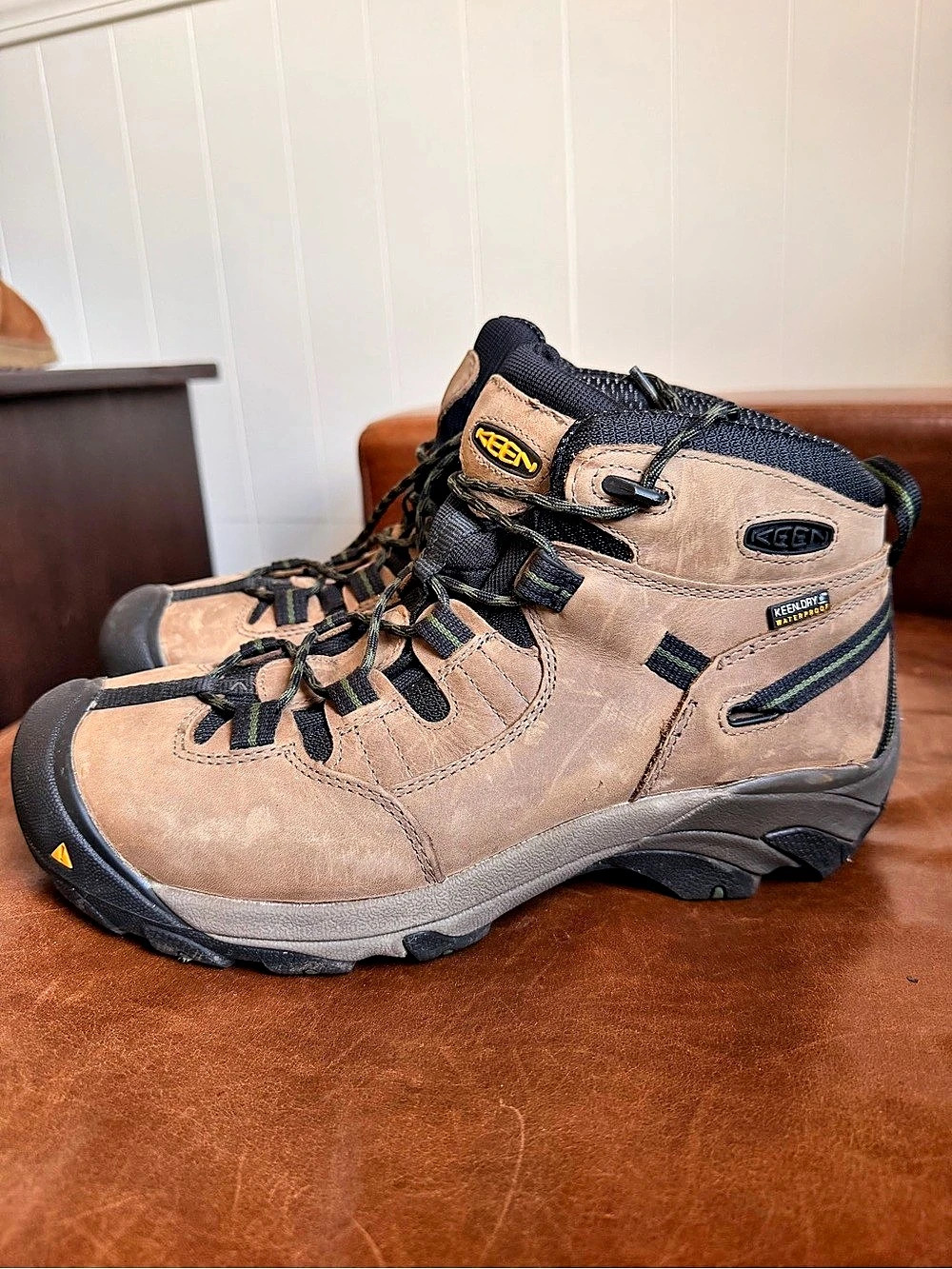 KEEN Targhee II Mid Hiking Boots Brown & Black